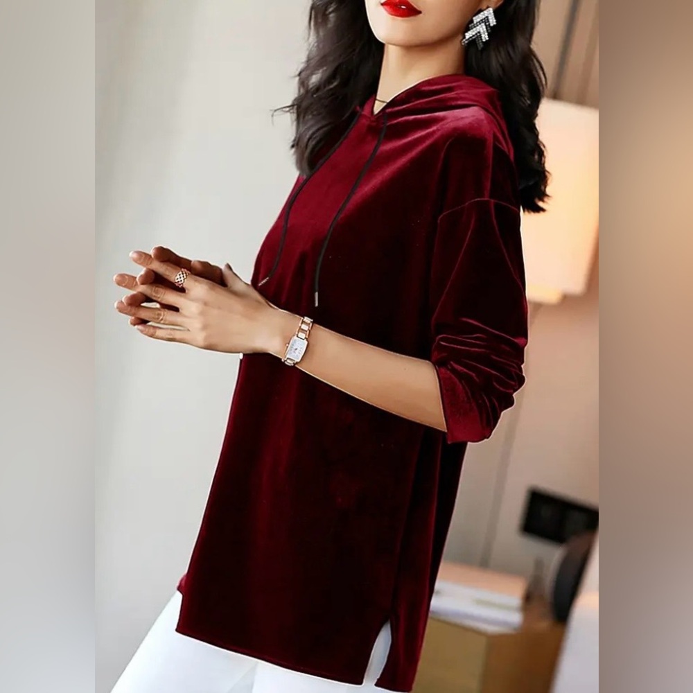 Astrid's Velvet Rabbit Luxurious Deep Red Top Large Long Sleeve Hoodie NWT